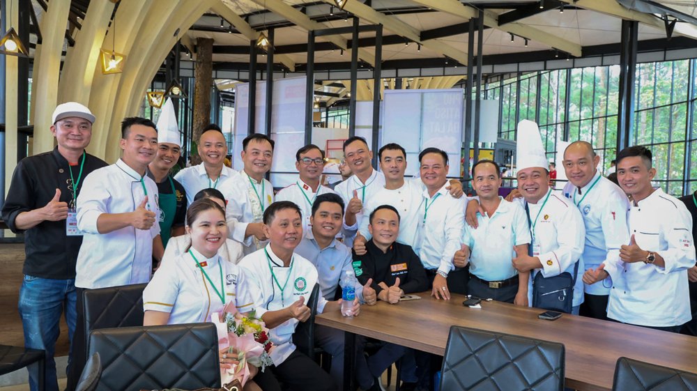 Giao lưu trước giờ nhận bếp